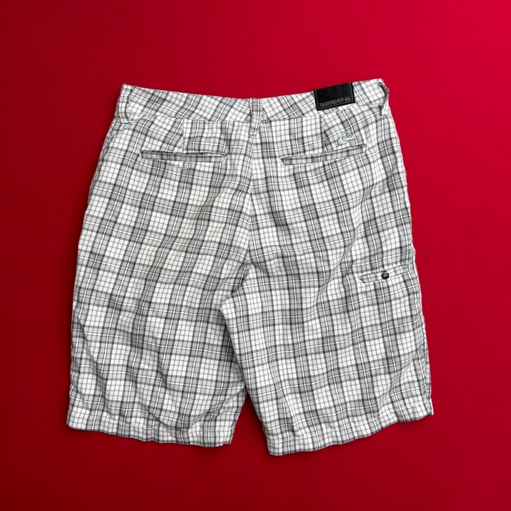 VTG Y2K Quiksilver Mens Grey White Plaid Walk Shorts Size 33 Casual Summer SKATE
